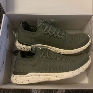 Women’s Athletic Propulsion Labs Techloom Breeze shoes